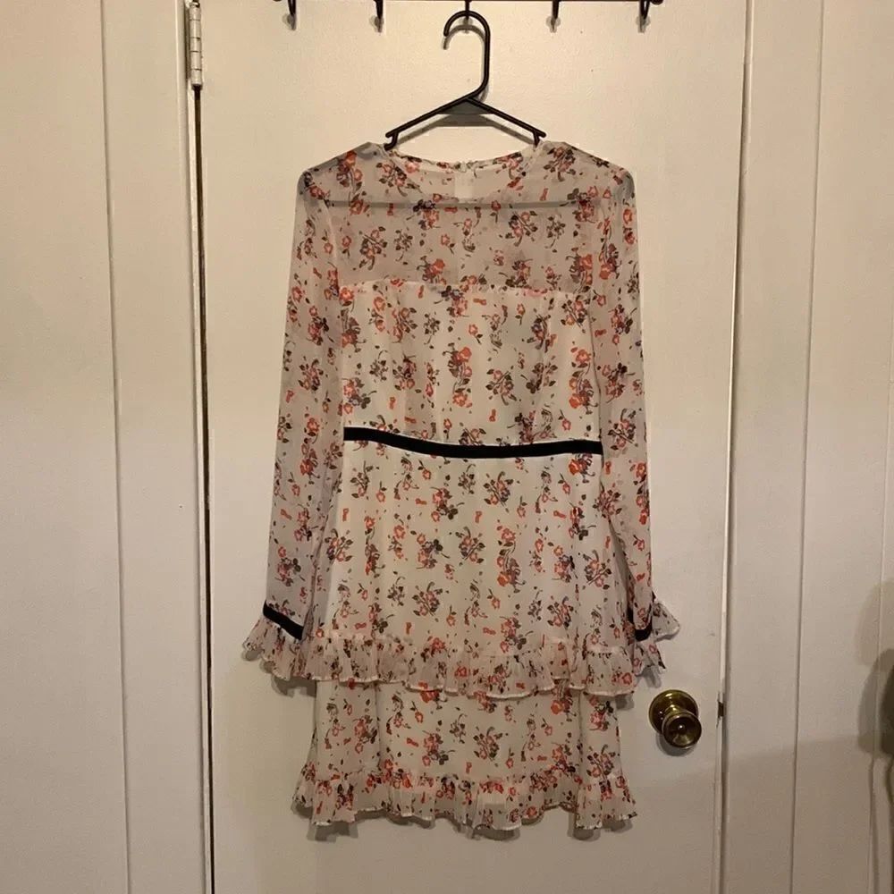 Lulu’s EUC light pink/orange floral long sleeve dress Size small